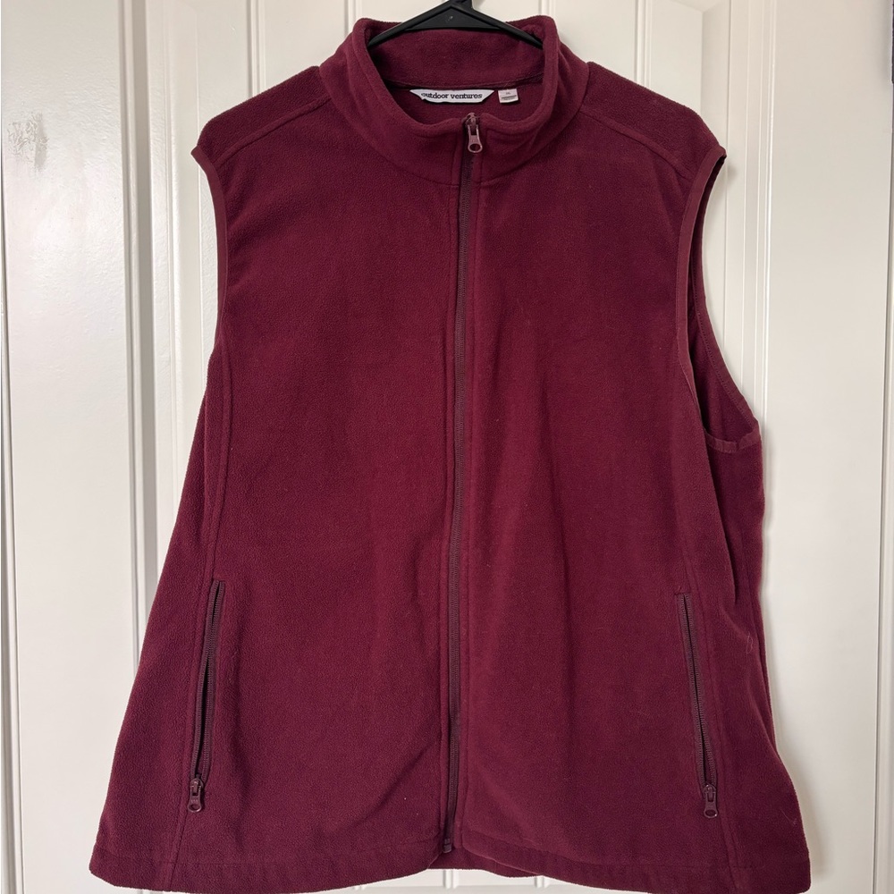 Women's Burgundy Fleece Vest